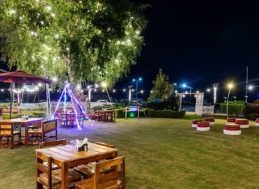 The Garden Cafe & Restro