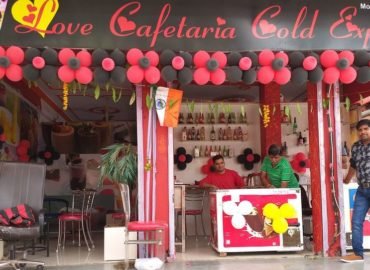 Love Cafeteria