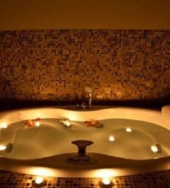 Green Unisex Salon & Spa