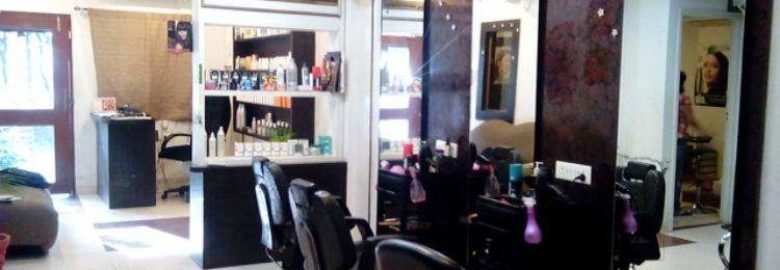 Royal Makeup & Salon